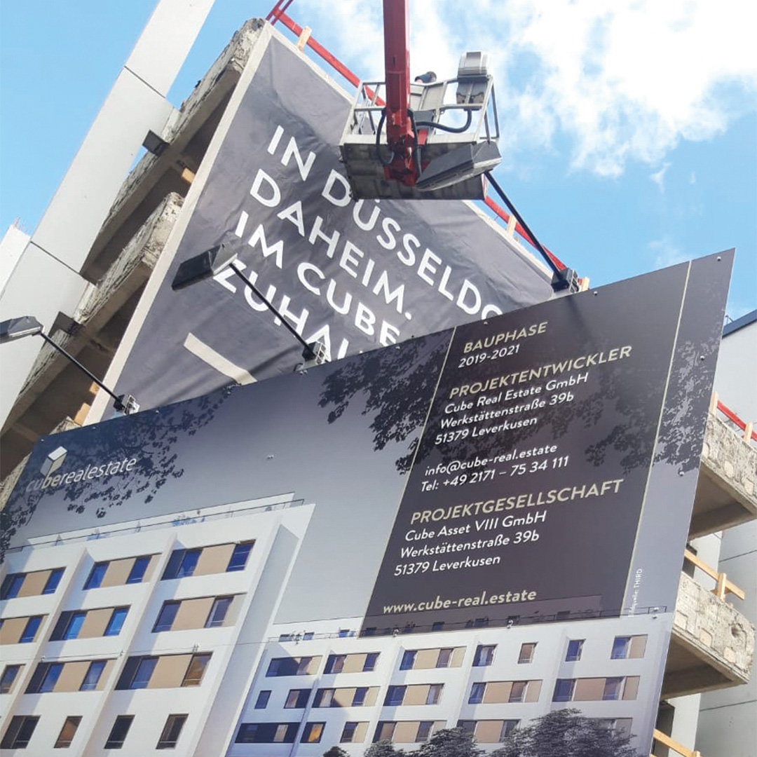 Cube Bauschild und Banner